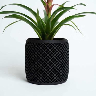 Vision black planter pot.